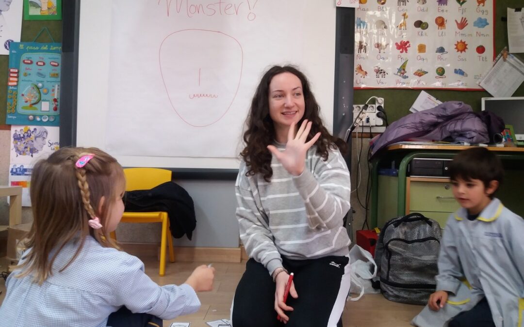 Let’s get to know our language assistants Katy and Nicole!