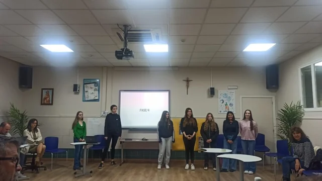 Dos equipos de proyecto NCA de 1° de bachillerato exponen su experiencia a directores de colegios franceses, que destacan su madurez y expresividad. ¡Enhorabuena!
#NCA #somoslasalle #bachillerato #proyectos