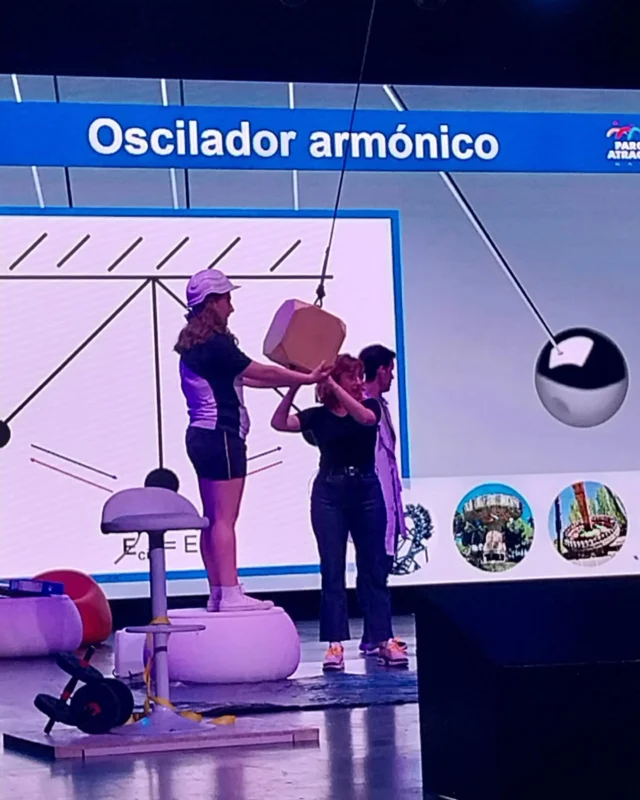 2⁰ de la ESO visita el parque para aprender, exprerimentar y disfrutar de la Física  en el aparque de Atracciones de Madrid 
#físicayquímica #somoslasalle #parqueatraccionesmadrid🎢